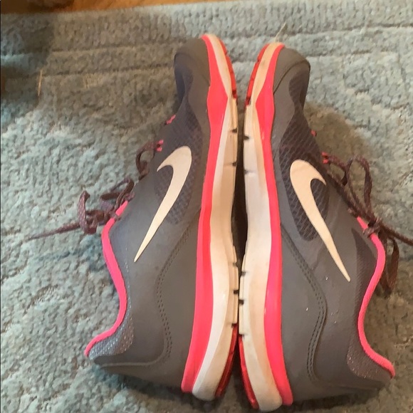 Nike - Picture 4 of 6